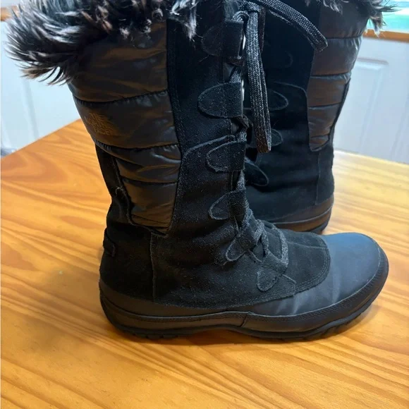 The North Face Black Winter Boots with Fur Trim - Picture 2 of 14